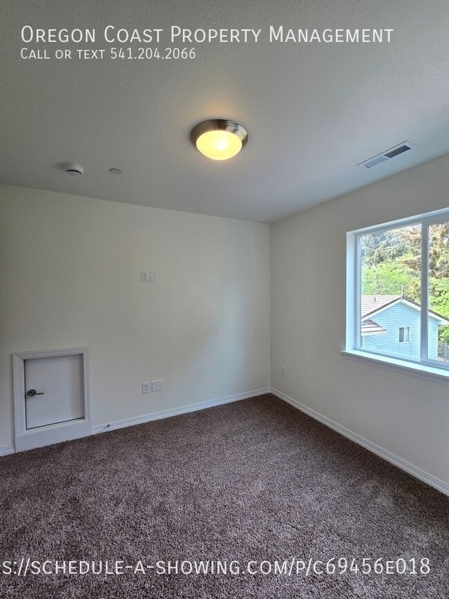 Building Photo - 4822 SW 48th Ct