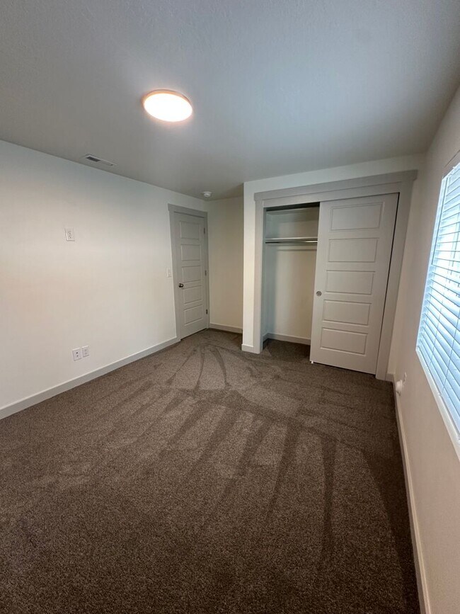 Building Photo - GORGEOUS Bountiful Home!!!