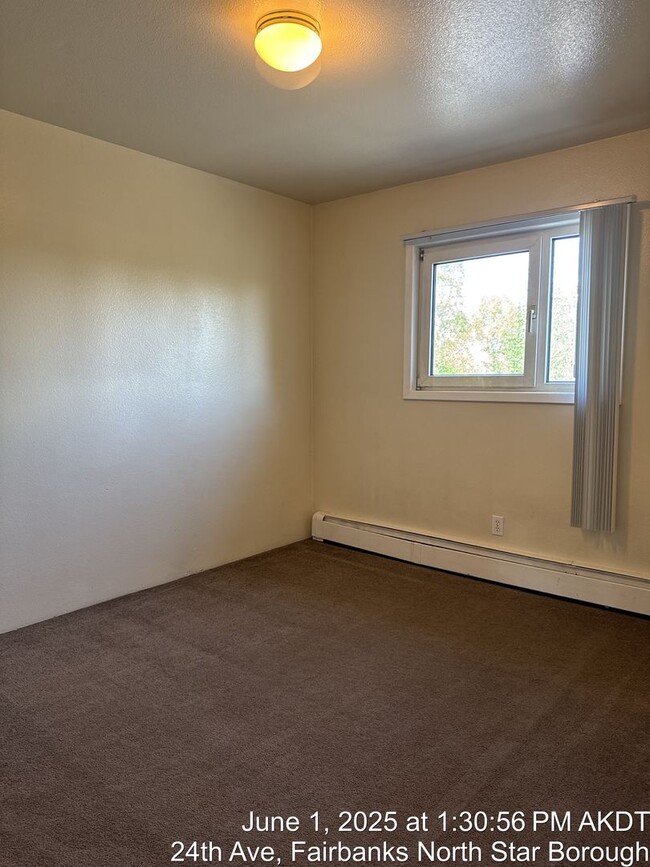 Building Photo - 24th Ave 1421- KN