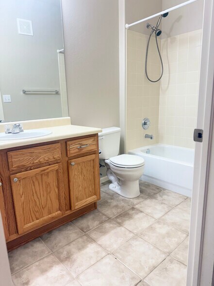 Building Photo - 1575 Olympia Cir