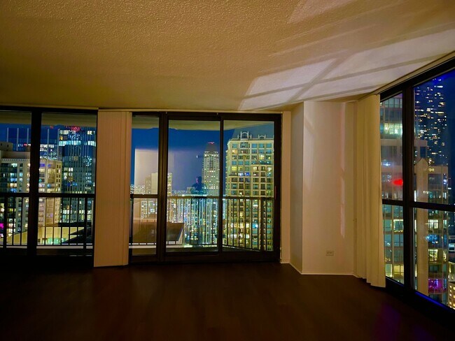 Building Photo - 10 E Ontario St