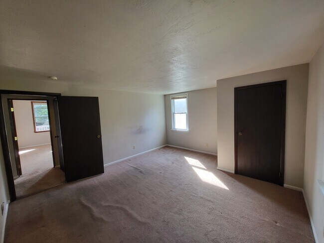 Bedroom #1 - 306 Amabell St