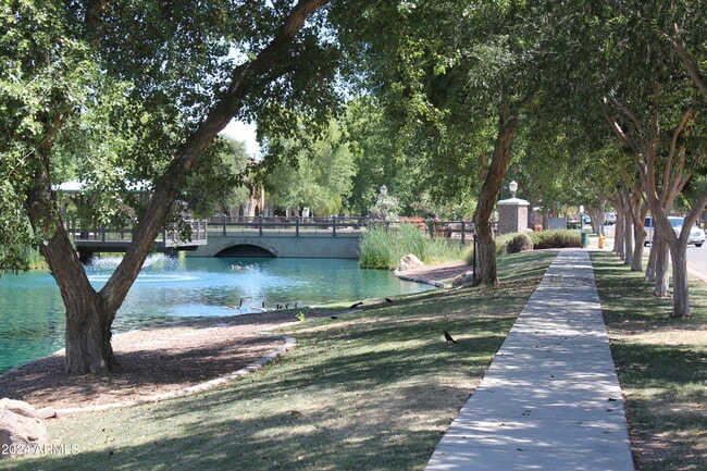 Building Photo - 2628 S Voyager Dr