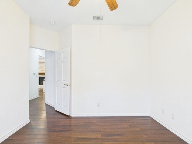 Building Photo - Sunroom Serenity & Backyard Bliss Retreat