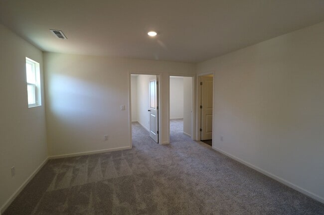 Building Photo - 624 Richard Rd