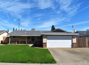 Building Photo - 8805 Halverson Dr