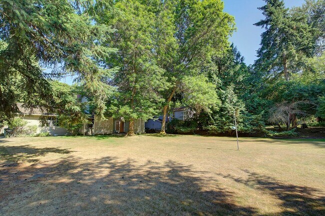 Building Photo - 4Bd/2.5Ba Mercer Island House