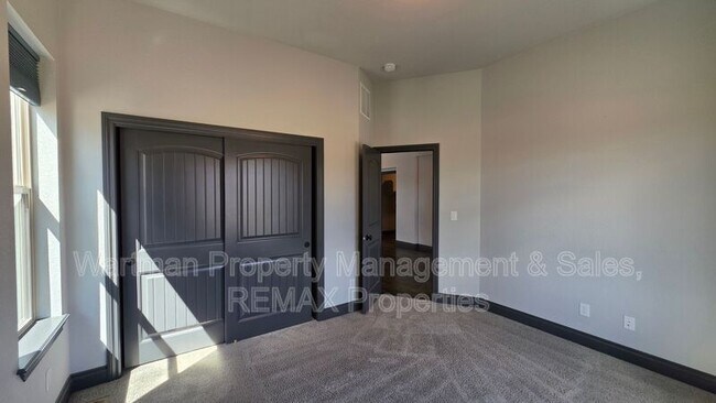 Building Photo - 10250 Hewlett's Gulch Ct