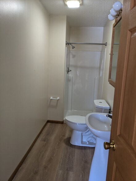 Building Photo - 582 Center Point Ct NW