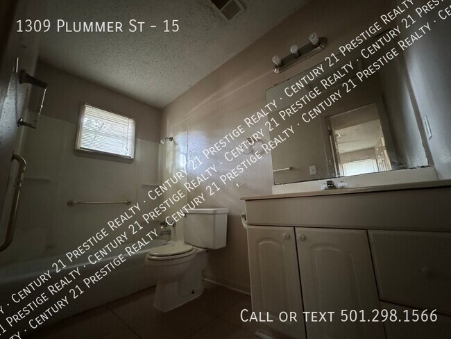 Building Photo - 1309 Plummer St