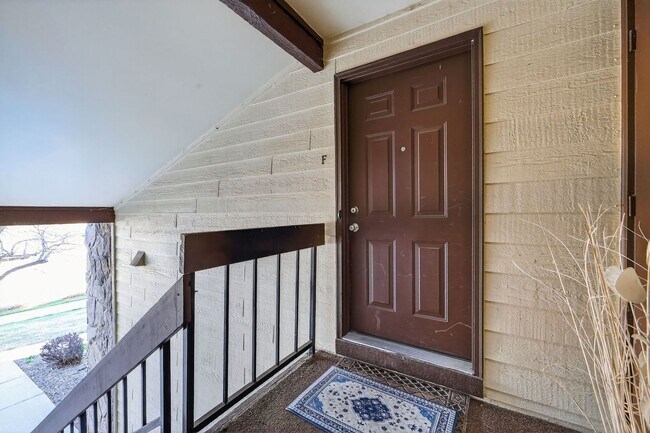 Building Photo - Updated 2 bed 1 bath condo in Arvada!