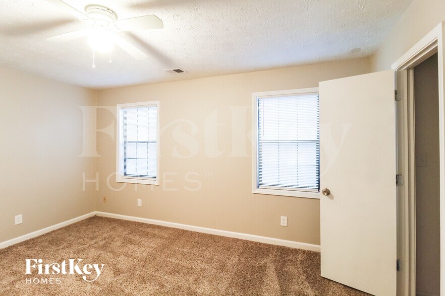 Building Photo - 1394 Cone Cir