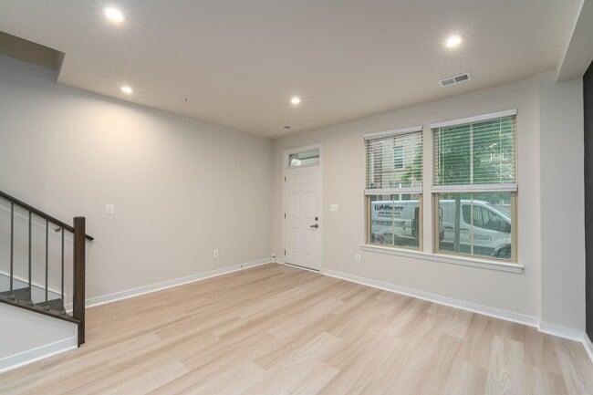 Building Photo - 232 S Newkirk St