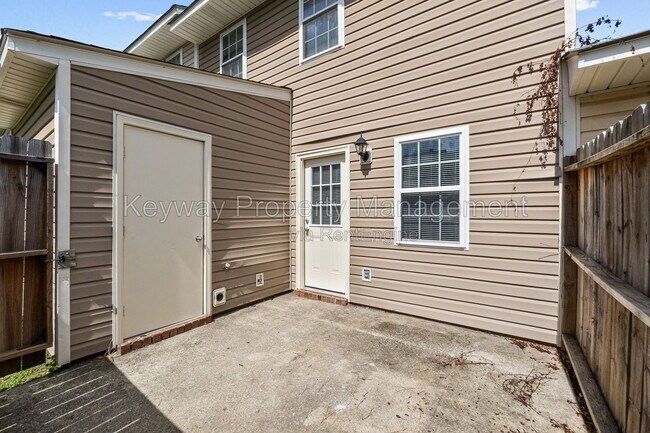Building Photo - 3930 Almon Dr