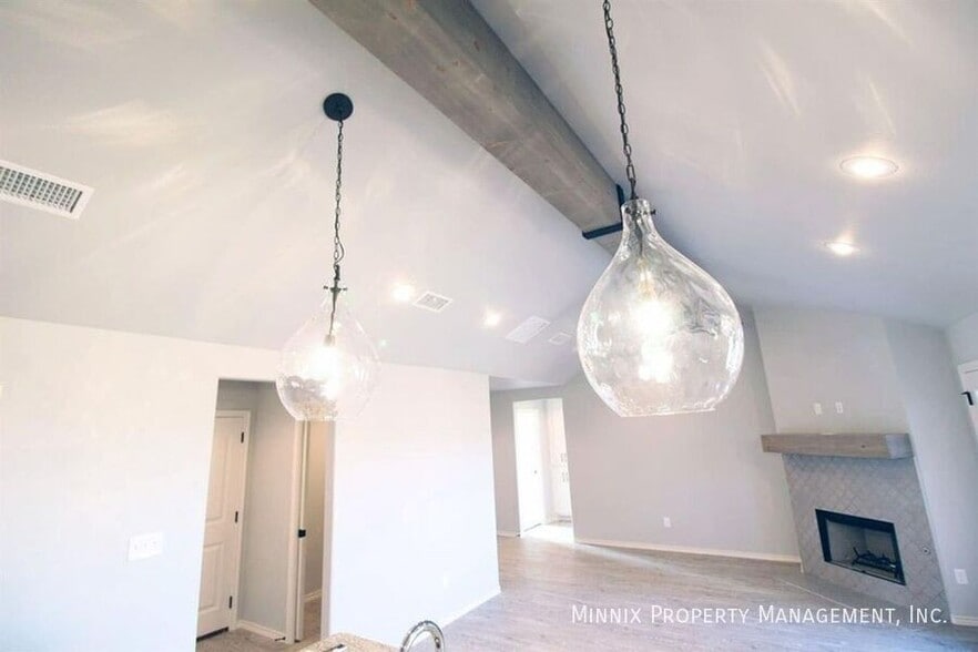 Building Photo - 5840 Lehigh St