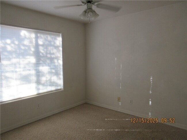 Building Photo - 3915 E Nicole Ave