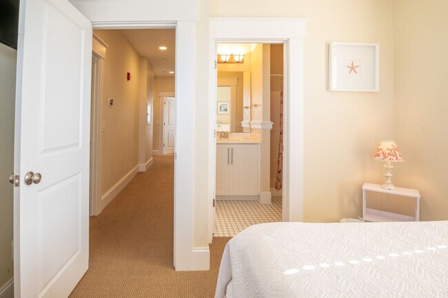 Building Photo - ENJOY OCEAN BREEZES FROM THIS FURNISHED OFF-SEASON OCEAN VIEW CONDO W/BALCONIES