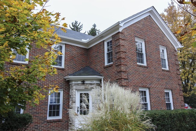 Building Photo - 1700 Packard St