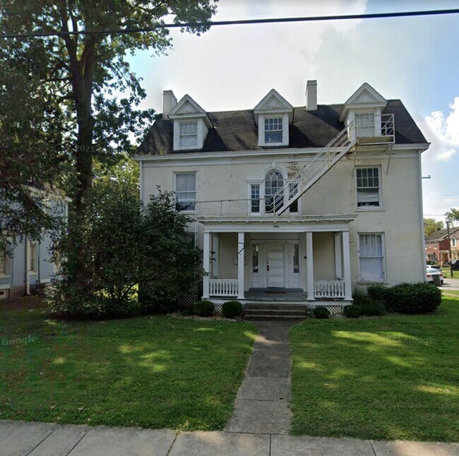 Building Photo - 418-3 East Maxwell Street