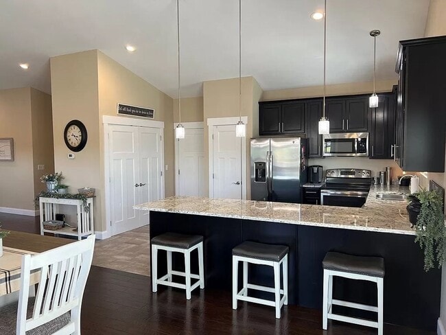 Building Photo - Stunning 3-Bedroom Home with Deck, Patio & Large Yard in Kodak, TN