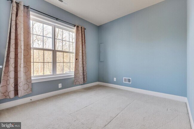 Building Photo - 42668 Keiller Terrace