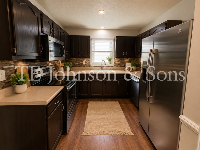 Building Photo - Charming One Level 3 Bedroom Home with Fenced Yard, Garage, and Deck