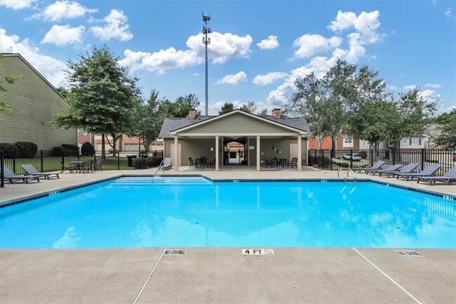 Building Photo - 182 Townview Dr