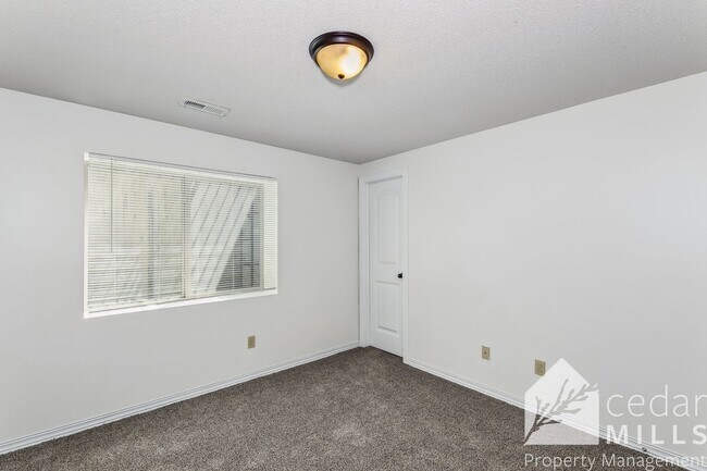 Building Photo - Stunning Townhome in East Wichita-This is a Must See!
