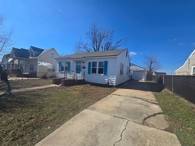 Building Photo - Cute 2 bedroom & 1 bath Home in Shawnee!