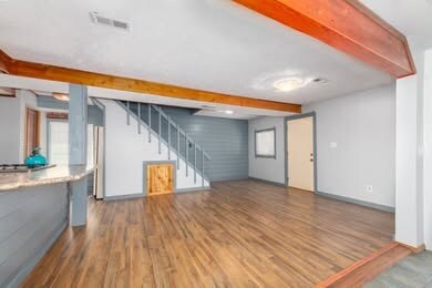 Building Photo - 40324 Lynn Rd