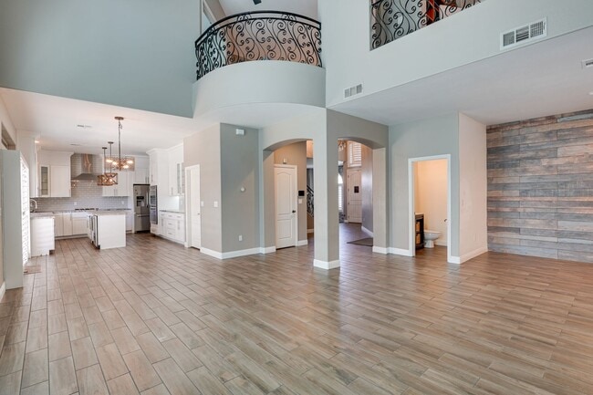 Building Photo - Luxurious 4 bd 3.5 bth Henderson Home in G...