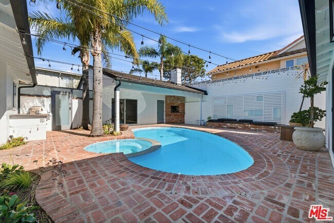 Building Photo - 204 Tranquillo Rd