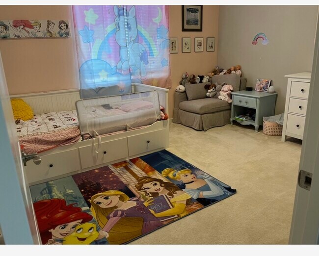 One bedroom - 1131 E Monte Way