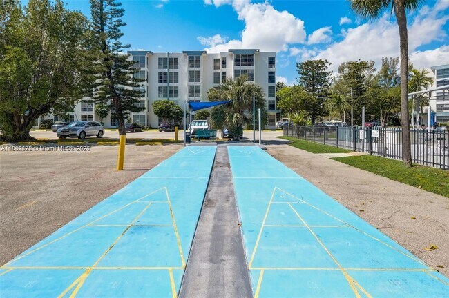 Building Photo - 17620 Atlantic Blvd