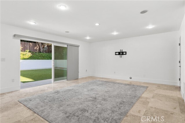 Building Photo - 16544 Park Ln Dr
