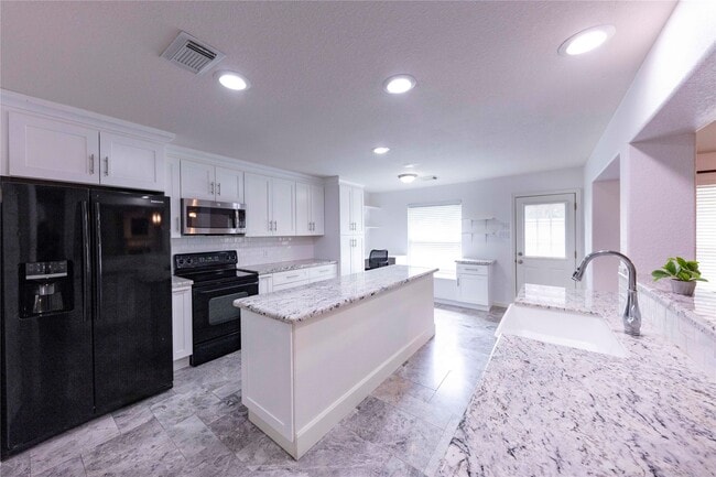 Building Photo - 13907 Bonnetbriar Ln