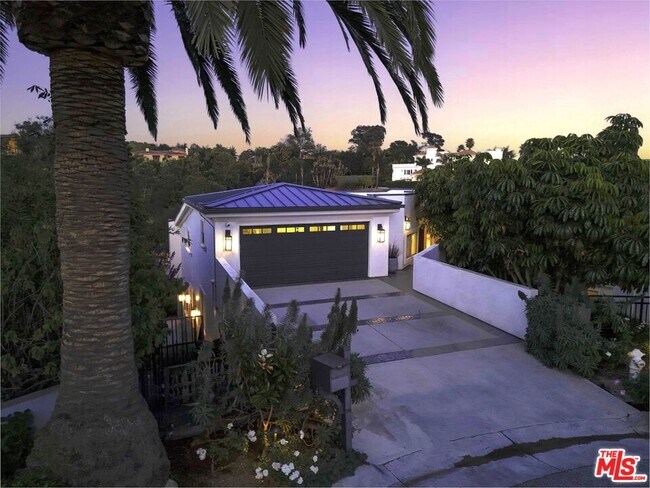 Building Photo - 28935 W Beach Ln