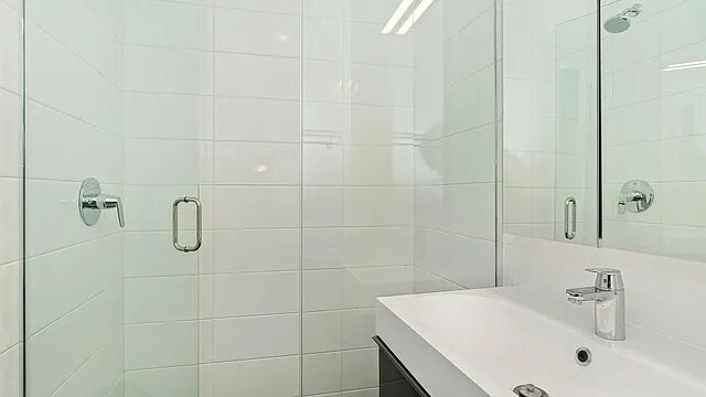 Building Photo - 1731 W Potomac Ave