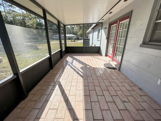 Building Photo - Pet Friendly 5BR/3BA Pool home in Northwoo...