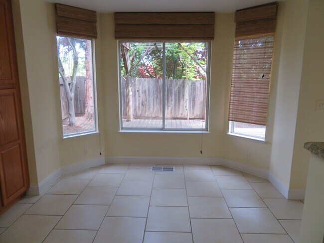 Building Photo - 3212 Bear Creek Dr