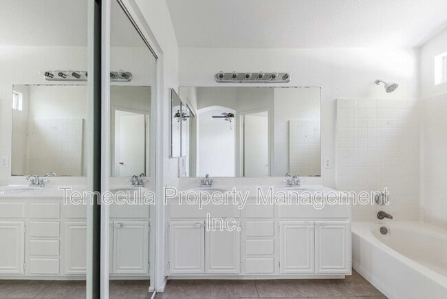 Building Photo - 31686 Corte Avalos