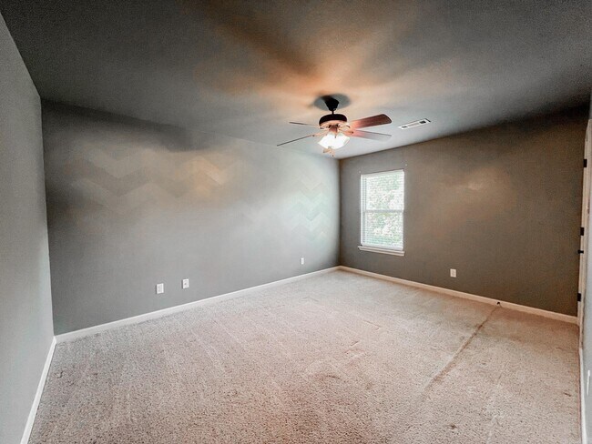 Building Photo - 74 Earnhardt Cir