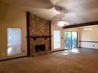 Building Photo - Cute 3 Bedroom  2 Bath