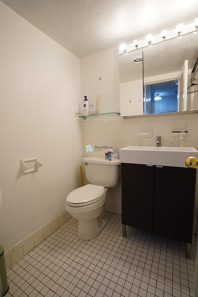 Building Photo - 6 Whittier Pl