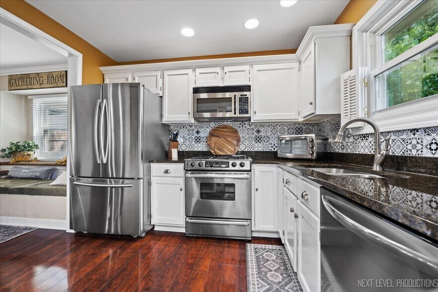 Building Photo - 3484 Fox Hill Rd