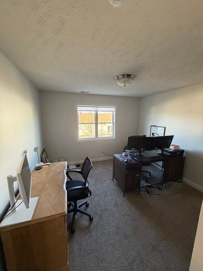 Building Photo - End-Unit Townhome with 2-Car Garage!!