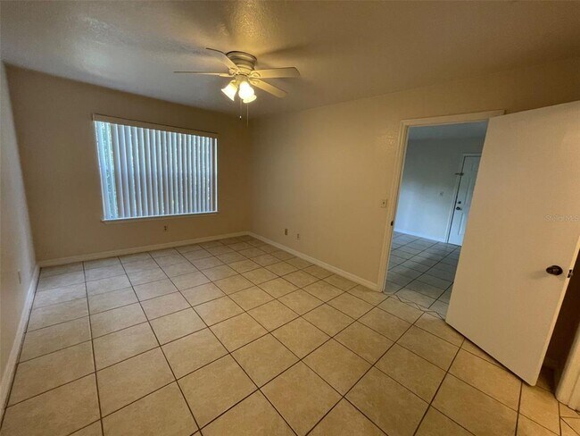 Building Photo - 10207 N Alafaya Trail