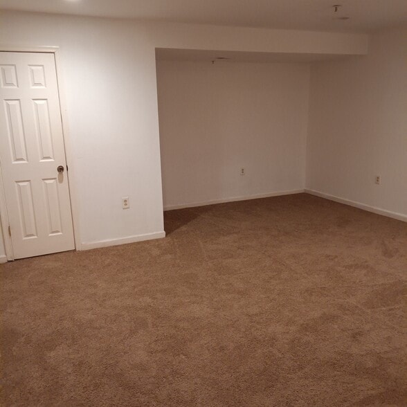 Bedroom area - 4914 Green Creek Ter