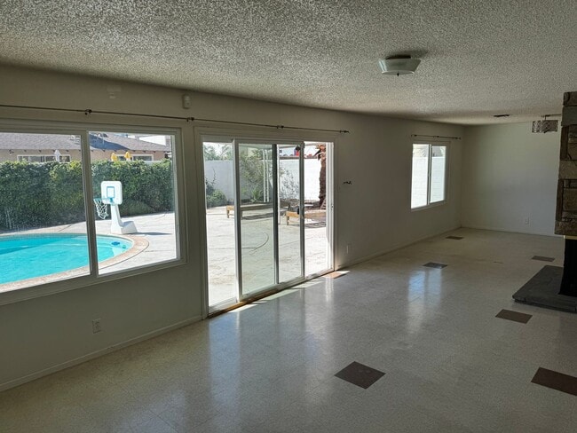 Building Photo - Mid-Century Home with Pool – Heart of Vegas