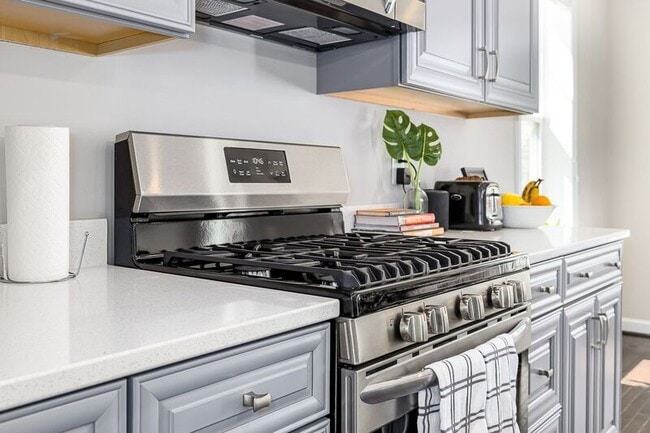 Building Photo - 3208 Marion Square